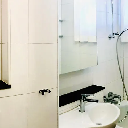 60 M2 Mit Hallenbad Und Sauna アパート ダヴォス・プラッツ